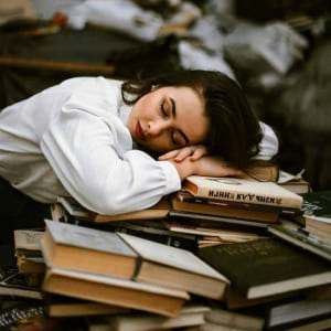 Почему от чтения клонит в сон
